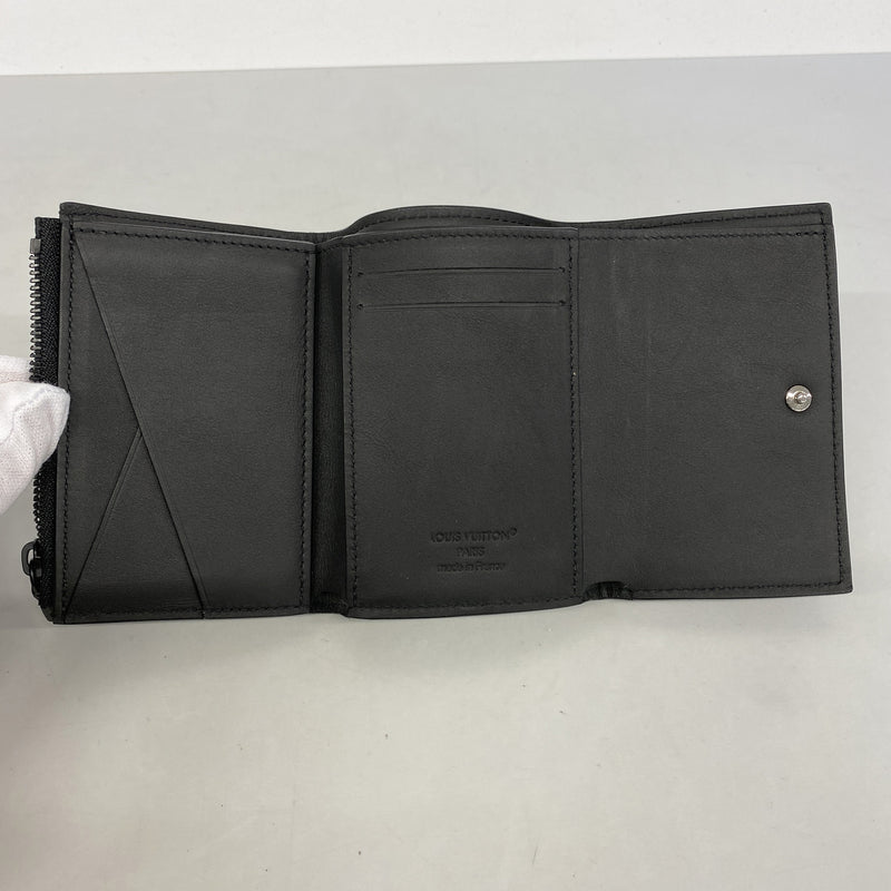 【6ge6417-k】ルイヴィトン 三つ折り財布 モノグラム・シャドウ ヴィクターウォレット M12635 ブラック【中古】メンズ