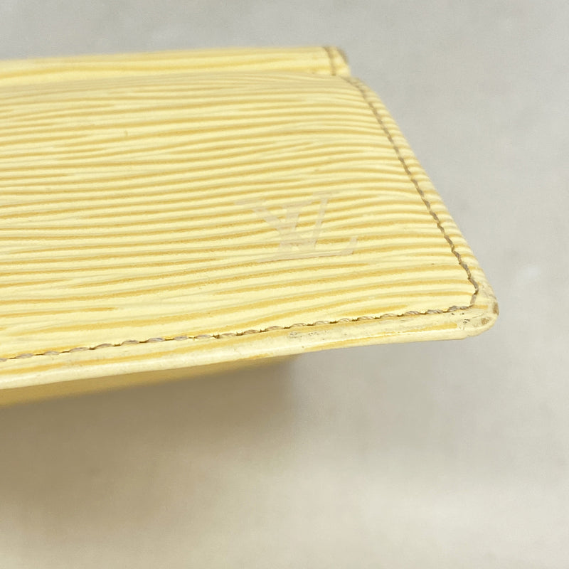 【6ge6449-k】ルイヴィトン 三つ折り財布 エピ ポルトモネビエカルトクレディ M6348A ヴァニラ【中古】レディース