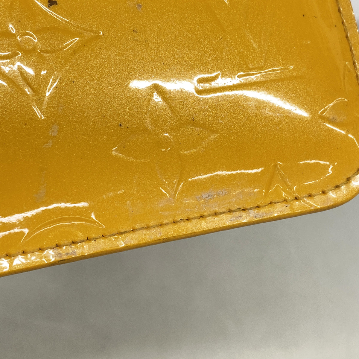 【6ge6469-k】ルイヴィトン コインケース ヴェルニ ポシェットクレNM M91738 ジョーヌパッション【中古】レディース