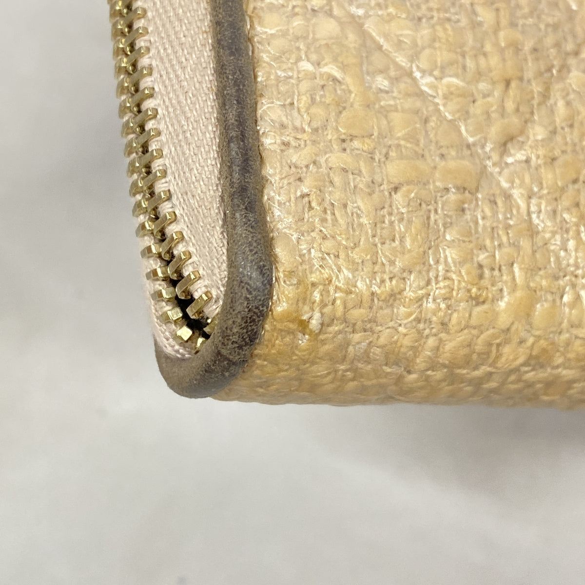 【6ge6470-k】シャネル 長財布 マトラッセ ツイード ゴートスキン ベージュ ゴールド金具【中古】レディース