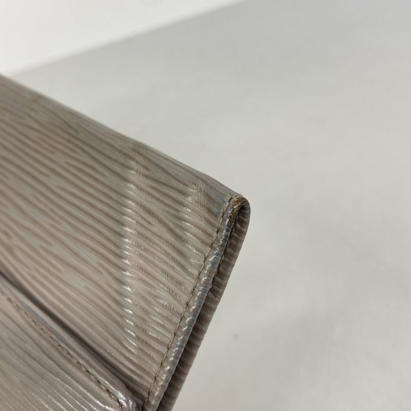 【6ge6482-k】ルイヴィトン 三つ折り長財布 エピ ポルトフォイユインターナショナル M6338B ライラック【中古】レディース