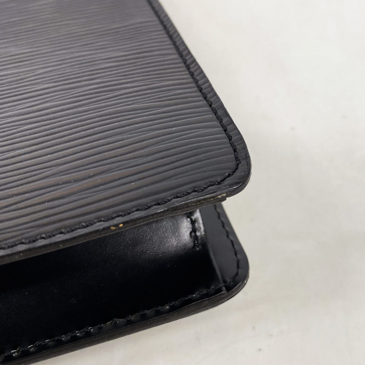 【6ge6486-k】ルイヴィトン クラッチバッグ エピ ポシェットオム M52522 ノワール【中古】メンズ