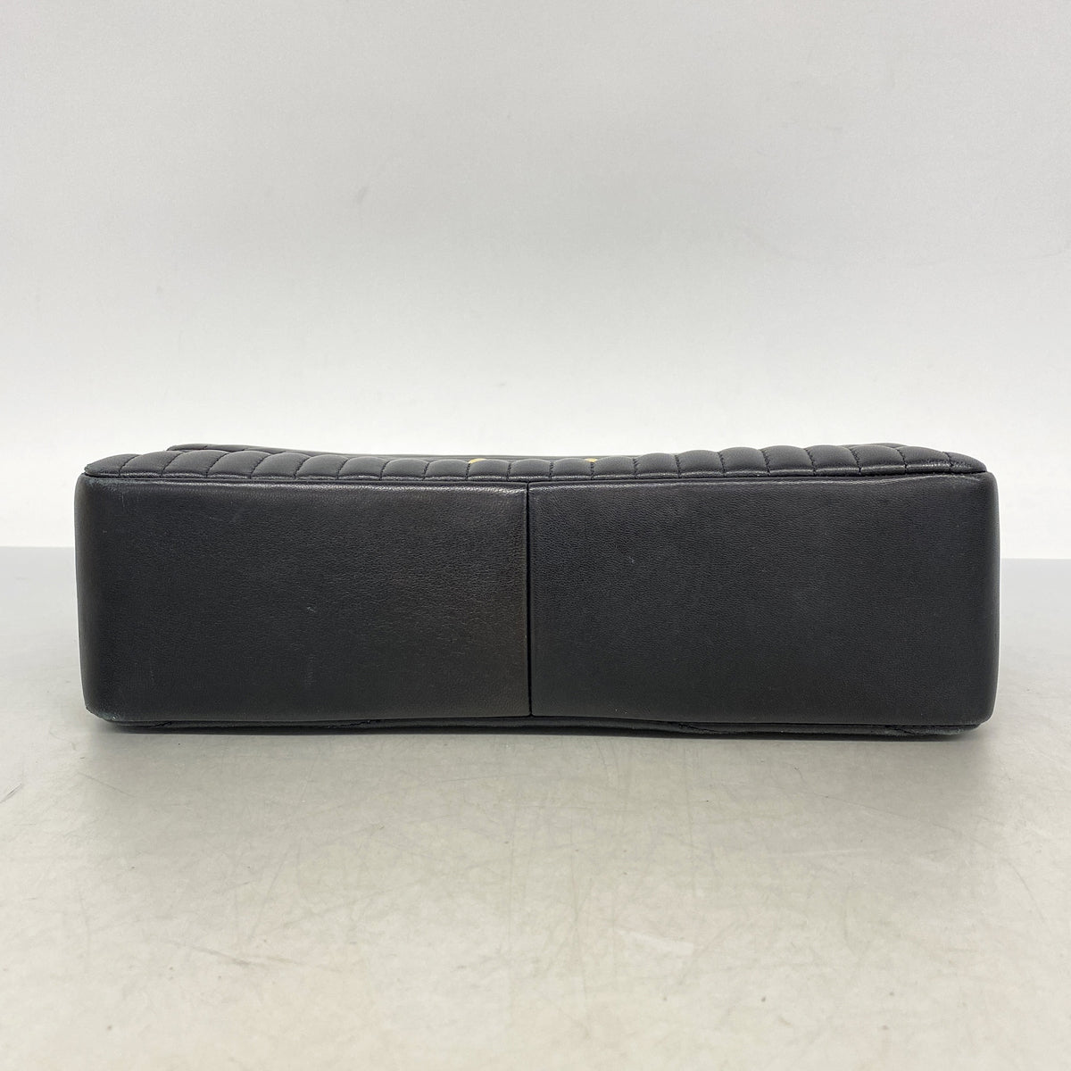 【6ge6490-k】シャネル ショルダーバッグ Wチェーン パゴダフラップ ラムスキン ブラック ゴールド金具【中古】レディース