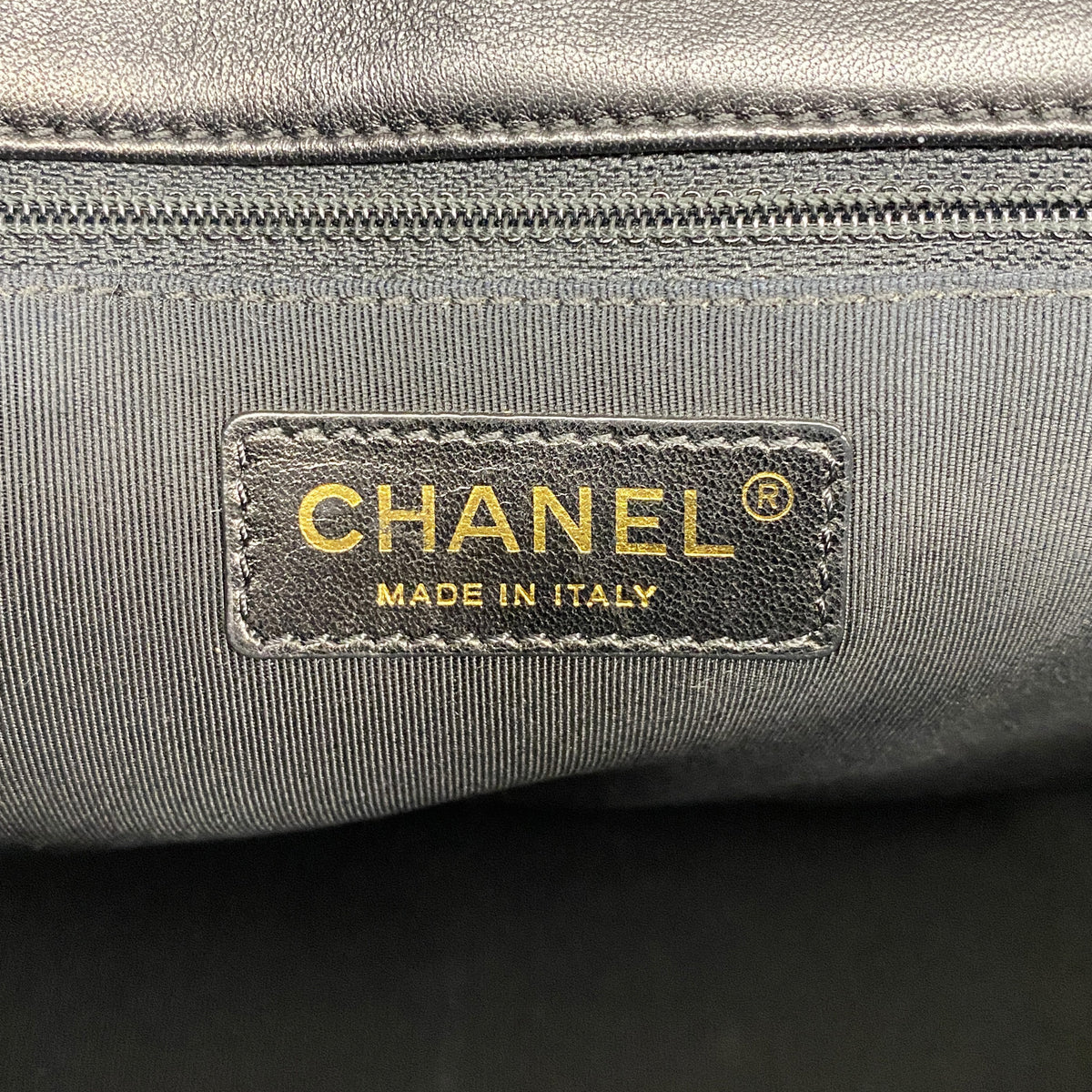 【6ge6490-k】シャネル ショルダーバッグ Wチェーン パゴダフラップ ラムスキン ブラック ゴールド金具【中古】レディース