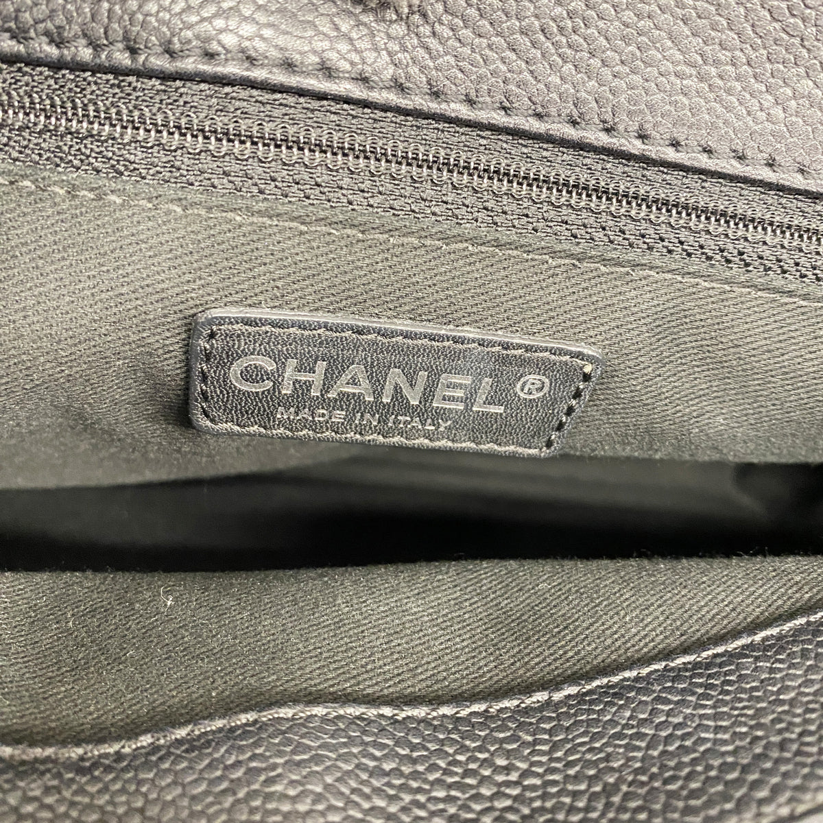 【6ge6492-k】シャネル チェーントート マトラッセ キャビアスキン ブラック シルバー金具【中古】レディース