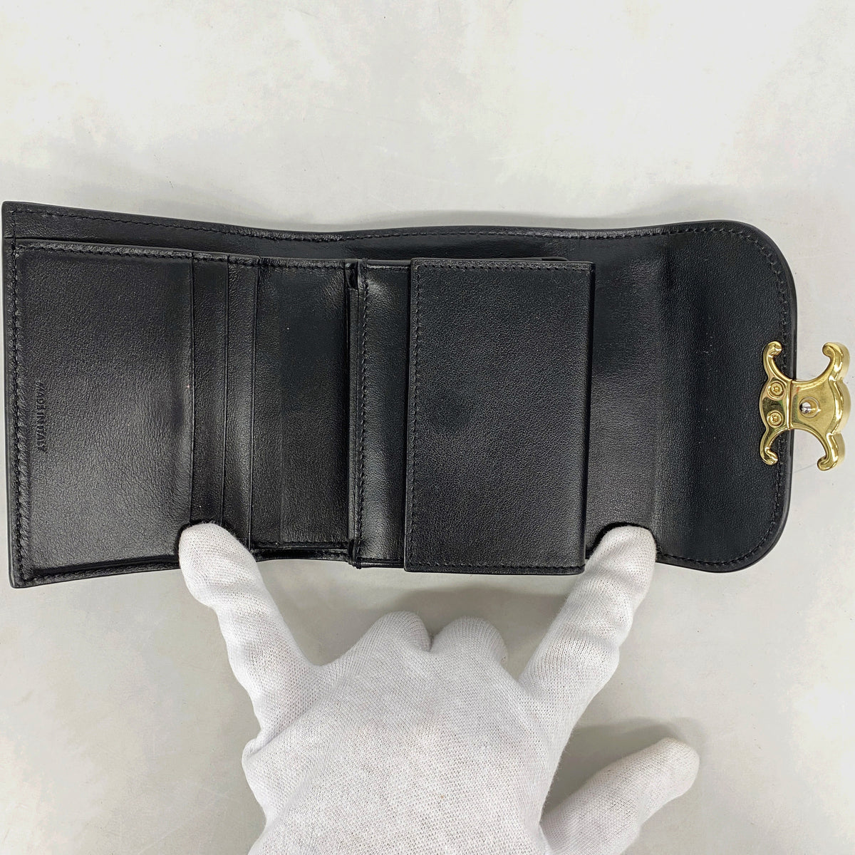 【6ge6494】セリーヌ 三つ折り財布 トリオンフ レザー ブラック ゴールド金具【中古】レディース