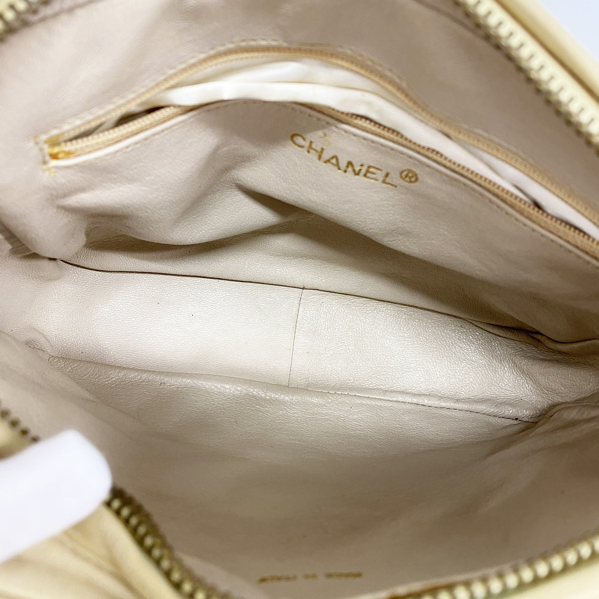 【6ge6517-k】シャネル ショルダーバッグ フリンジ付きチェーンショルダー ラムスキン アイボリー ゴールド金具【中古】レディース