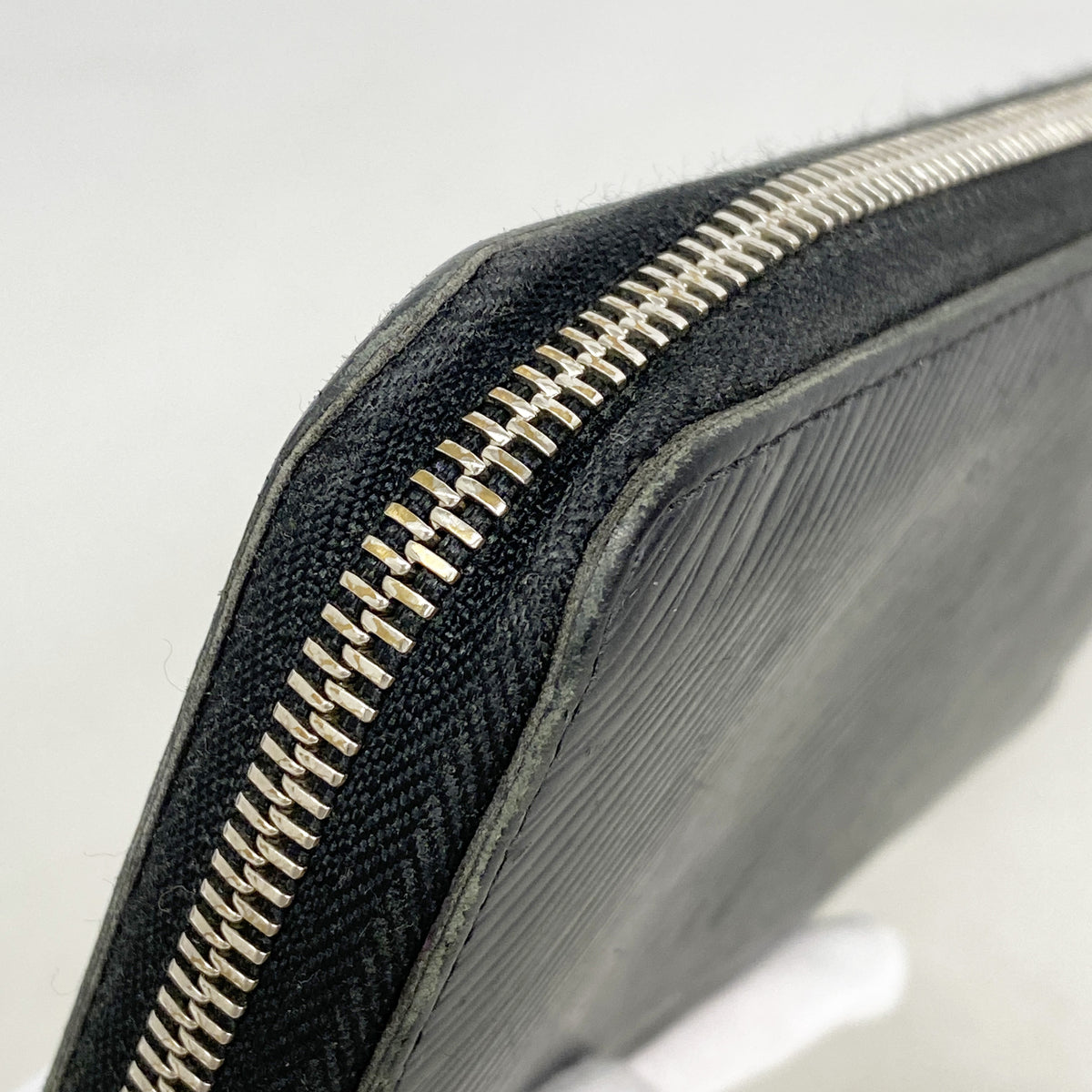 【6ge6612】ルイヴィトン 長財布 エピ ジッピーウォレット M64838 ノワール ホットピンク【中古】レディース