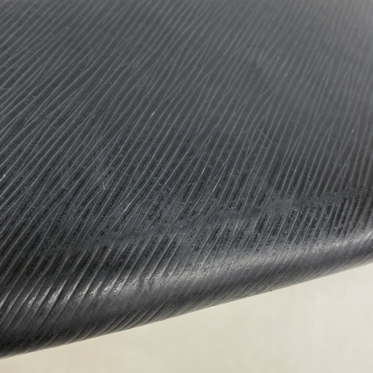 【6ge6612】ルイヴィトン 長財布 エピ ジッピーウォレット M64838 ノワール ホットピンク【中古】レディース