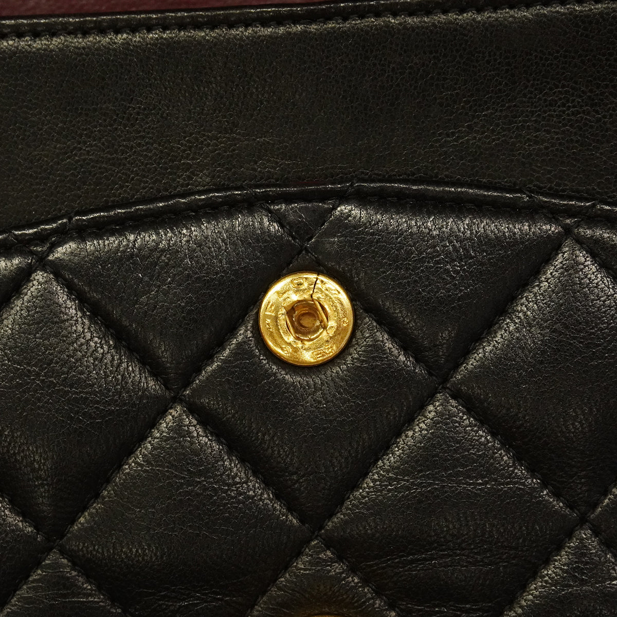 【6ha0006】シャネル ショルダーバッグ マトラッセ Wフラップ Wチェーン ラムスキン ブラック ゴールド金具【中古】レディース