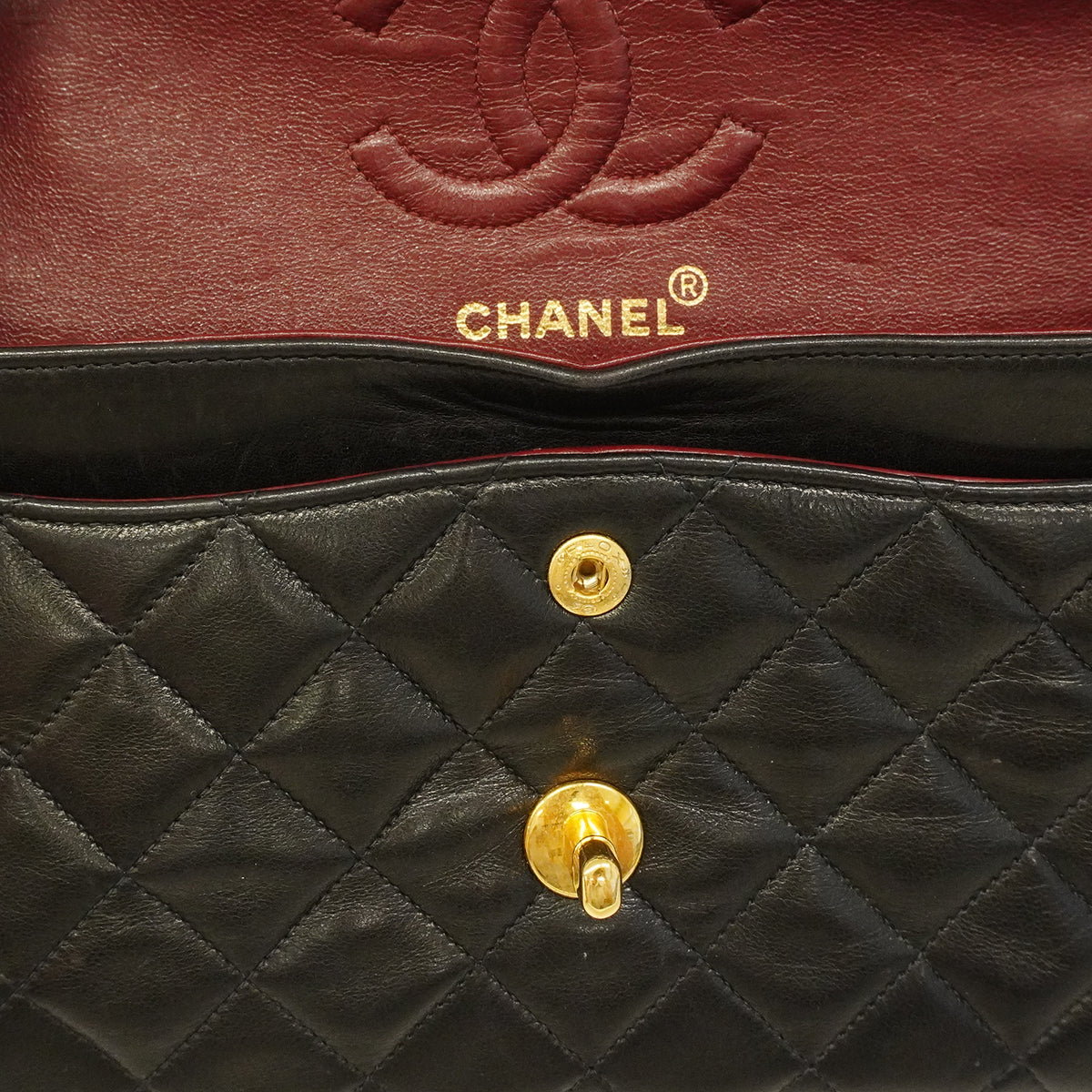 【6ha0007】シャネル ショルダーバッグ マトラッセ Wフラップ Wチェーン ラムスキン ブラック ゴールド金具【中古】レディース