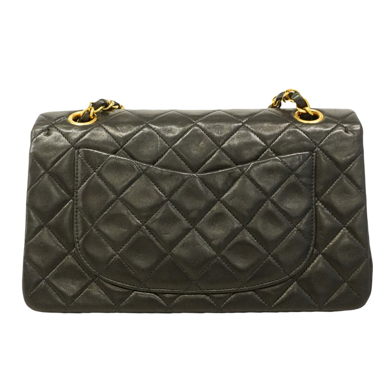 【6ha0007】シャネル ショルダーバッグ マトラッセ Wフラップ Wチェーン ラムスキン ブラック ゴールド金具【中古】レディース