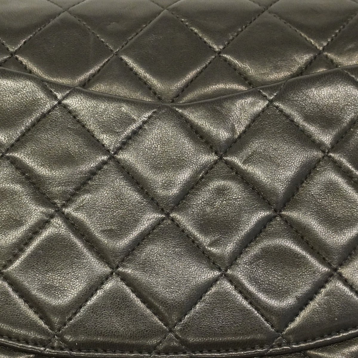 【6ha0007】シャネル ショルダーバッグ マトラッセ Wフラップ Wチェーン ラムスキン ブラック ゴールド金具【中古】レディース