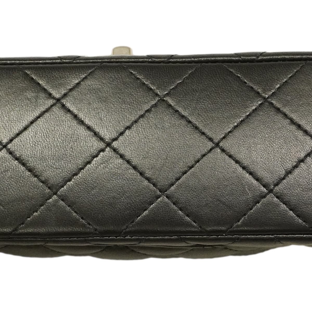 【6ha0008】シャネル ショルダーバッグ ミニマトラッセ チェーンショルダー ラムスキン ブラック シルバー金具【中古】レディース