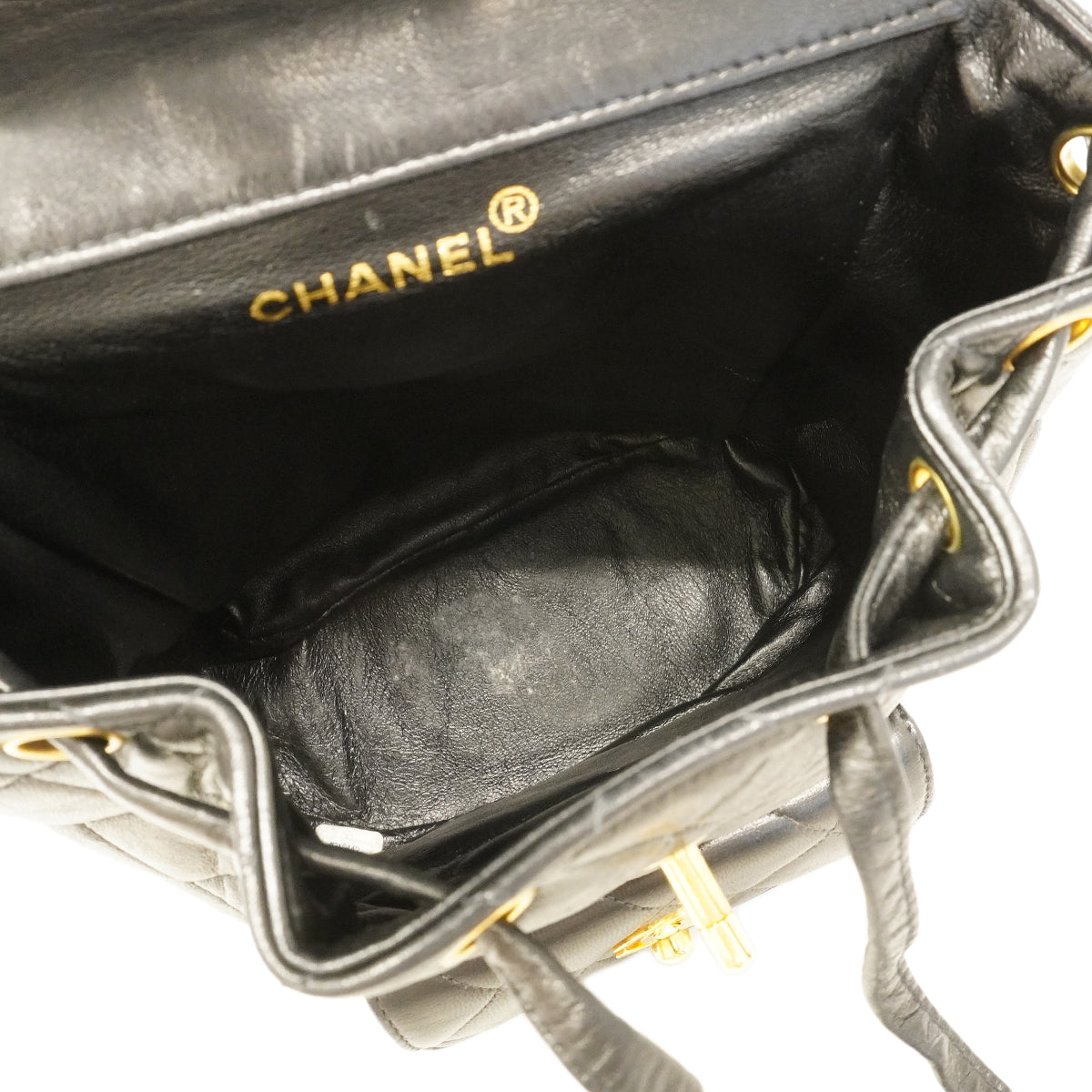 【6ha0011】シャネル リュック・デイパック マトラッセ ラムスキン ブラック ゴールド金具【中古】レディース