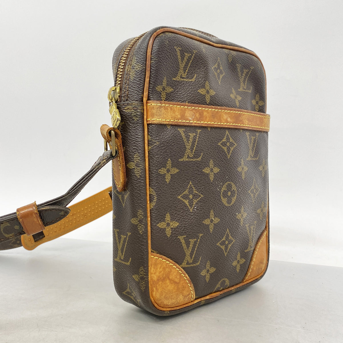 【6ha0027】ルイヴィトン ショルダーバッグ モノグラム ダヌーブ M45266 ブラウン【中古】レディース
