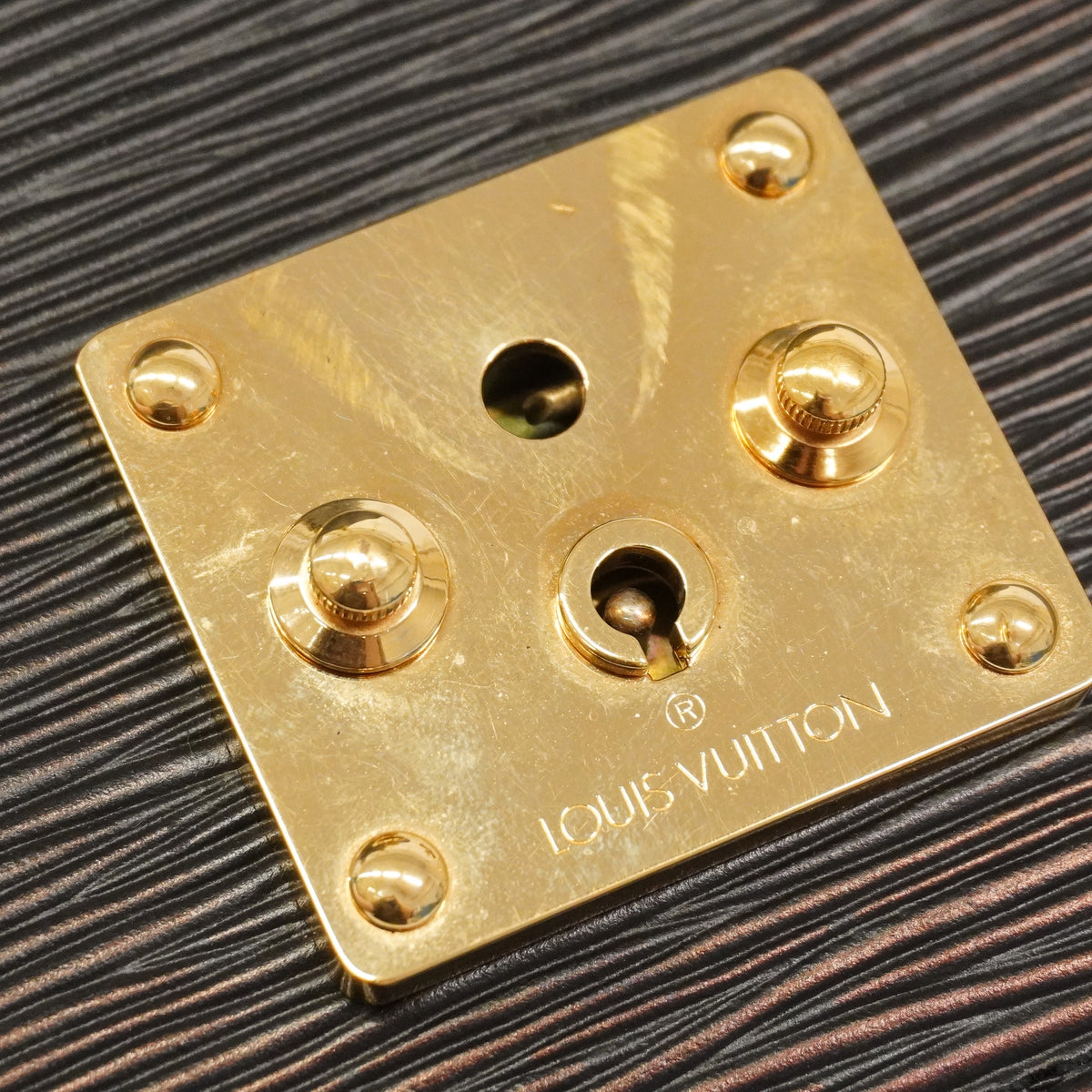【6ha0062】ルイヴィトン クラッチバッグ エピ ポシェットセリエドラゴンヌ M52612 ノワール【中古】メンズ