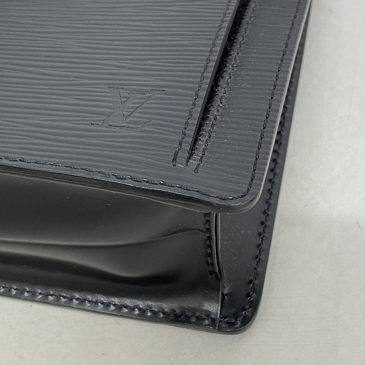 【6ha0070】ルイヴィトン クラッチバッグ エピ ポシェットセリエドラゴンヌ M52762 ノワール【中古】メンズ