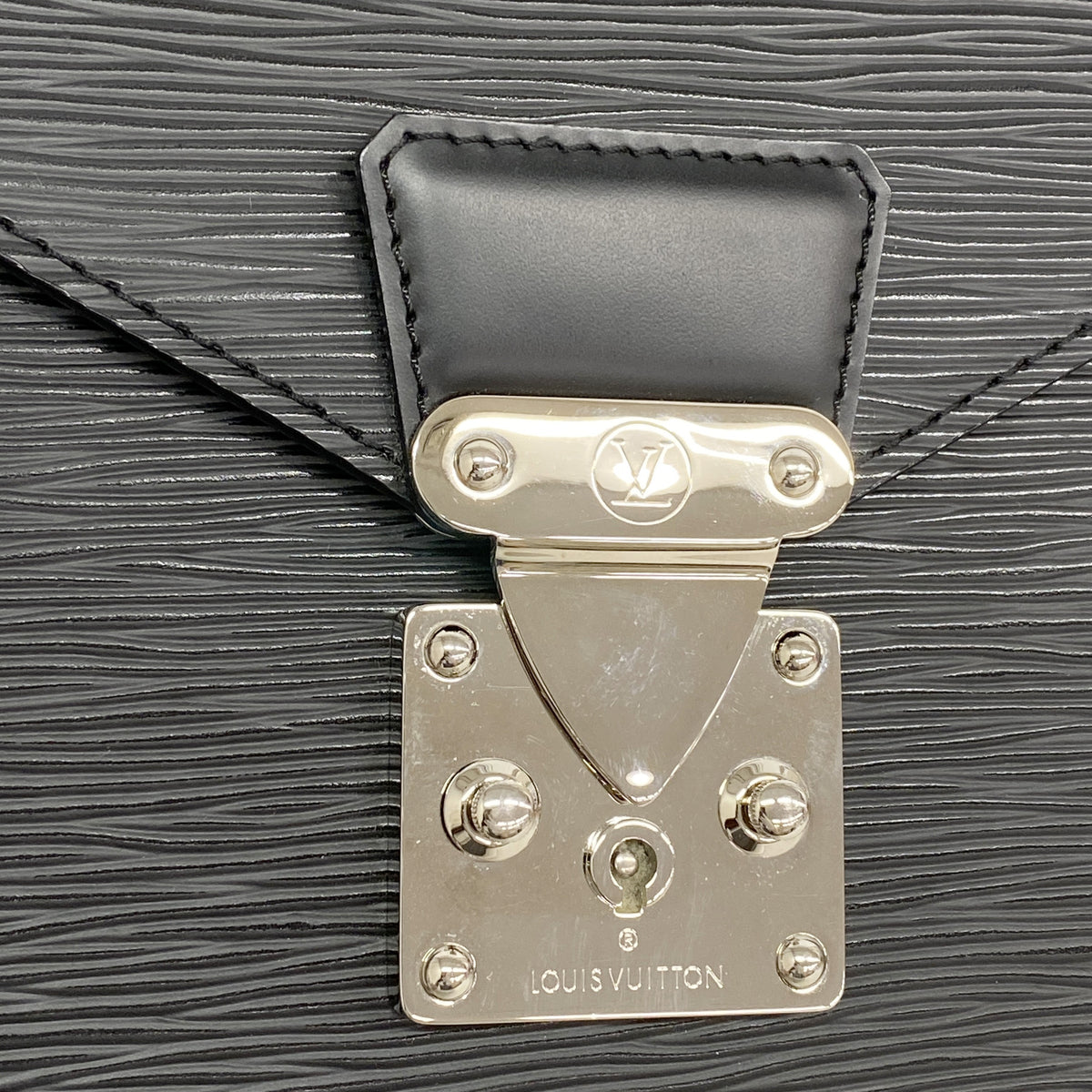 【6ha0070】ルイヴィトン クラッチバッグ エピ ポシェットセリエドラゴンヌ M52762 ノワール【中古】メンズ