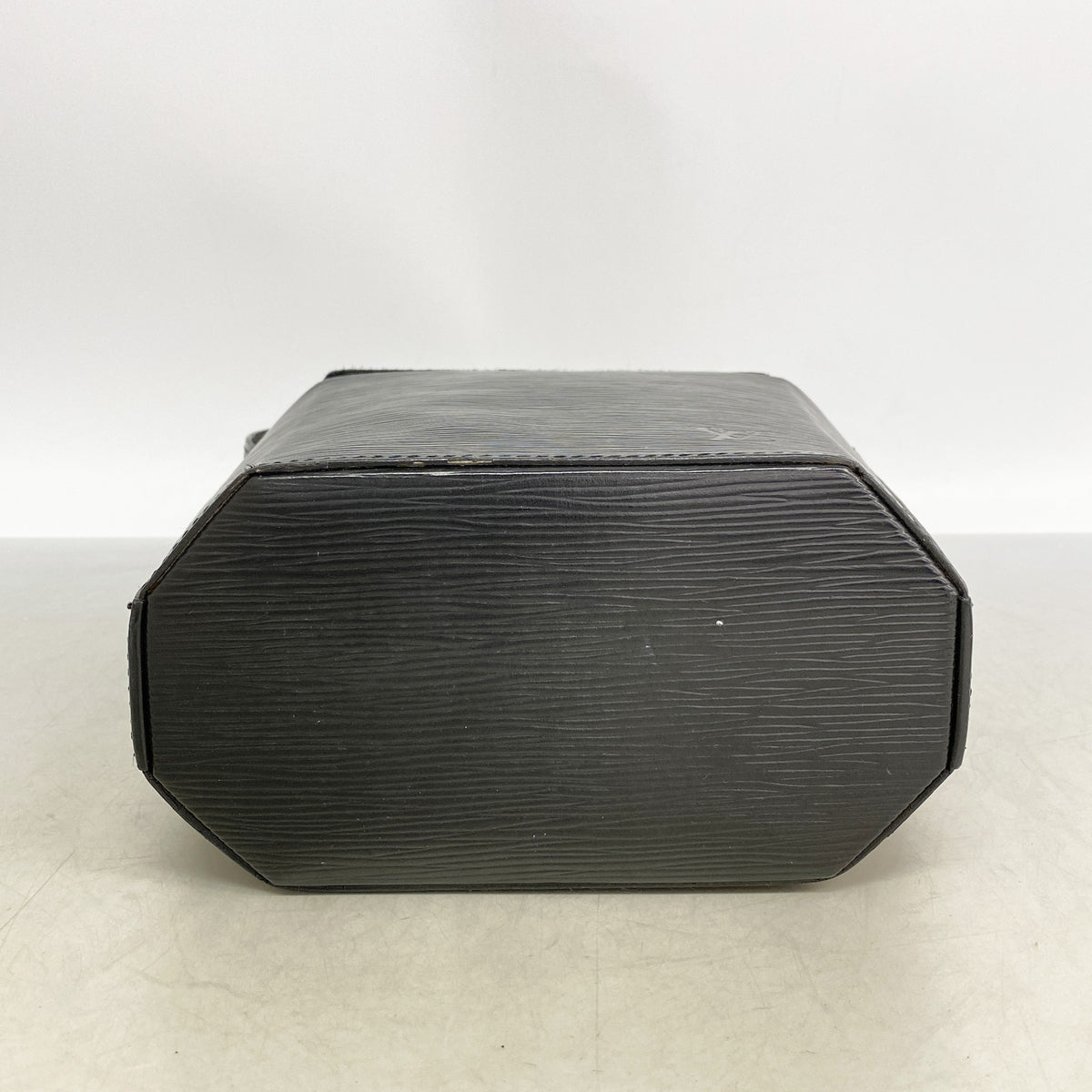 【6hb0110】ルイヴィトン ショルダーバッグ エピ サックソウ M80161 ノワール【中古】レディース