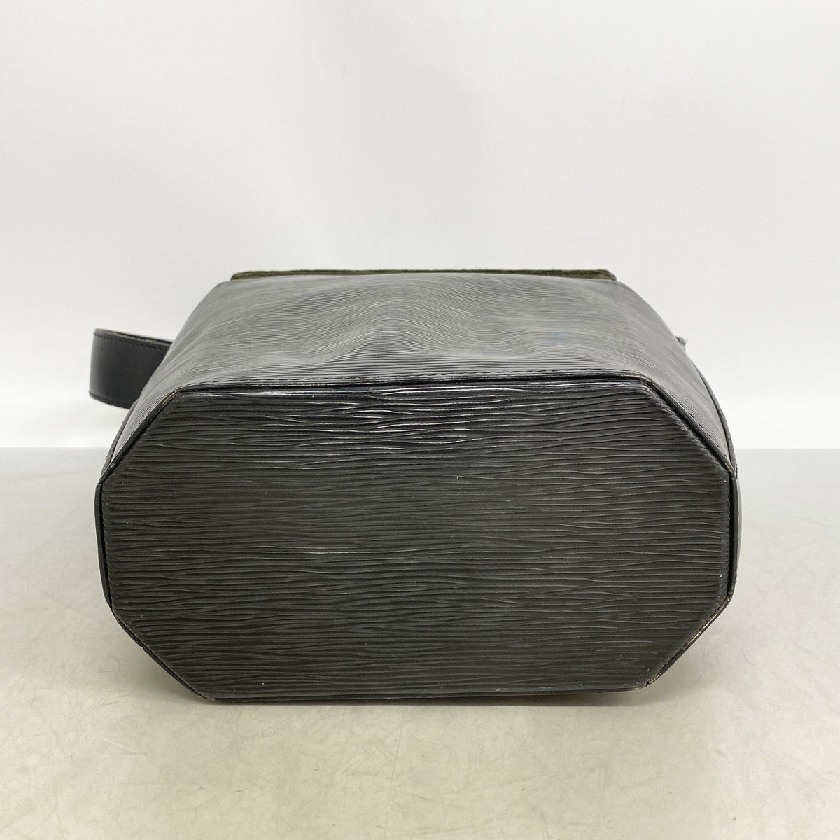 【6hb0112】ルイヴィトン ショルダーバッグ エピ サックソウ M80161 ノワール【中古】レディース