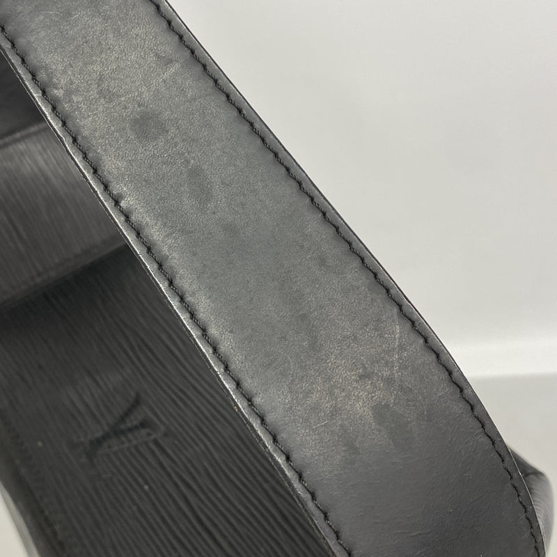 【6hb0112】ルイヴィトン ショルダーバッグ エピ サックソウ M80161 ノワール【中古】レディース