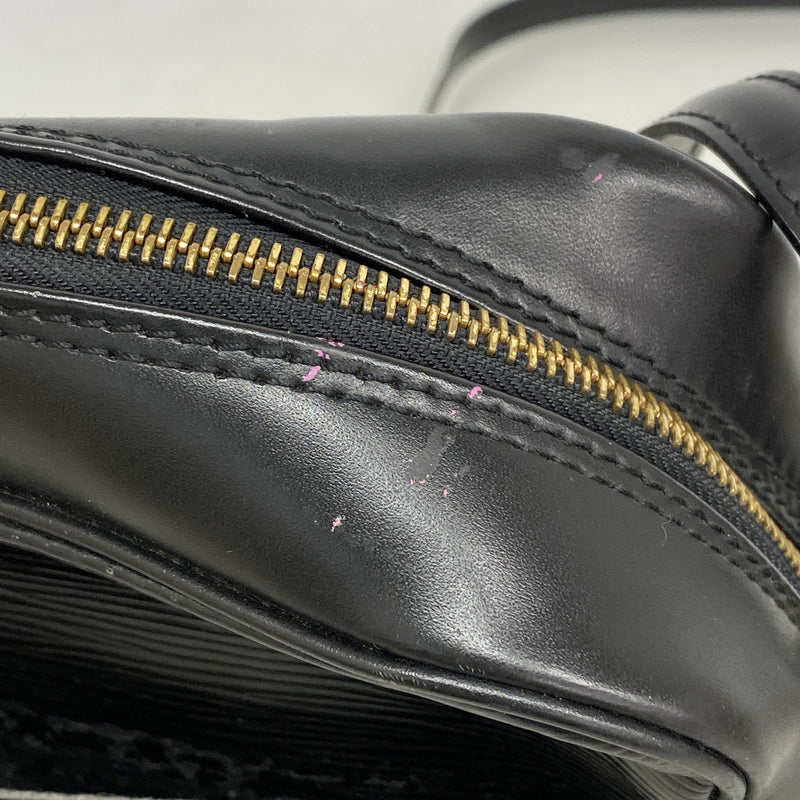 【6hb0150】ルイヴィトン ショルダーバッグ エピ トロカデロ27 M52302 ノワール【中古】レディース