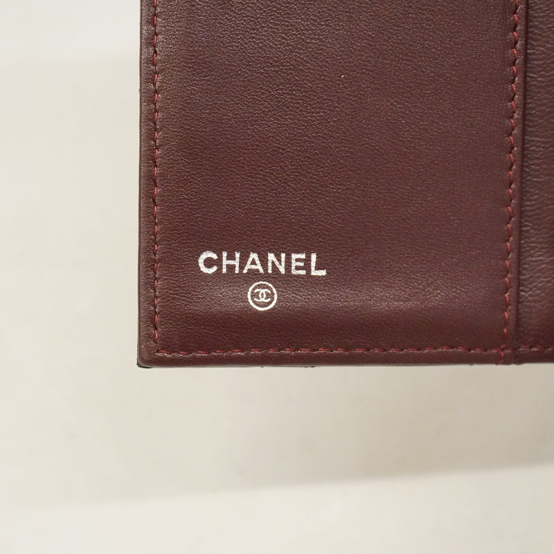 【6hb0199】シャネル 三つ折り長財布 マトラッセ ラムスキン ブラック シルバー金具【中古】レディース