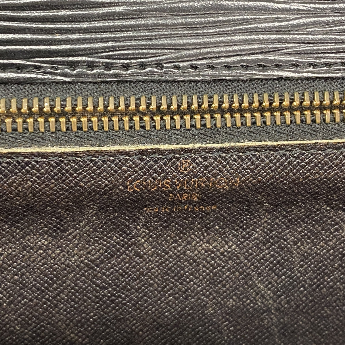 【6hb0278】ルイヴィトン クラッチバッグ エピ ポシェットセリエドラゴンヌ M52612 ノワール【中古】メンズ