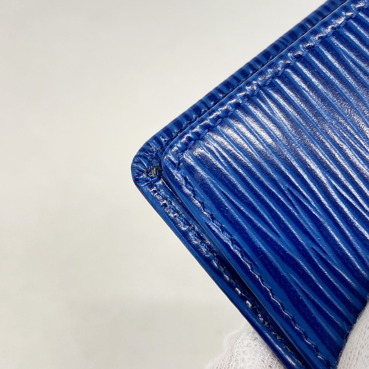【6hb0290】ルイヴィトン 財布 エピ ポルトビエカルトクレディモネ M63545 トレドブルー【中古】メンズ
