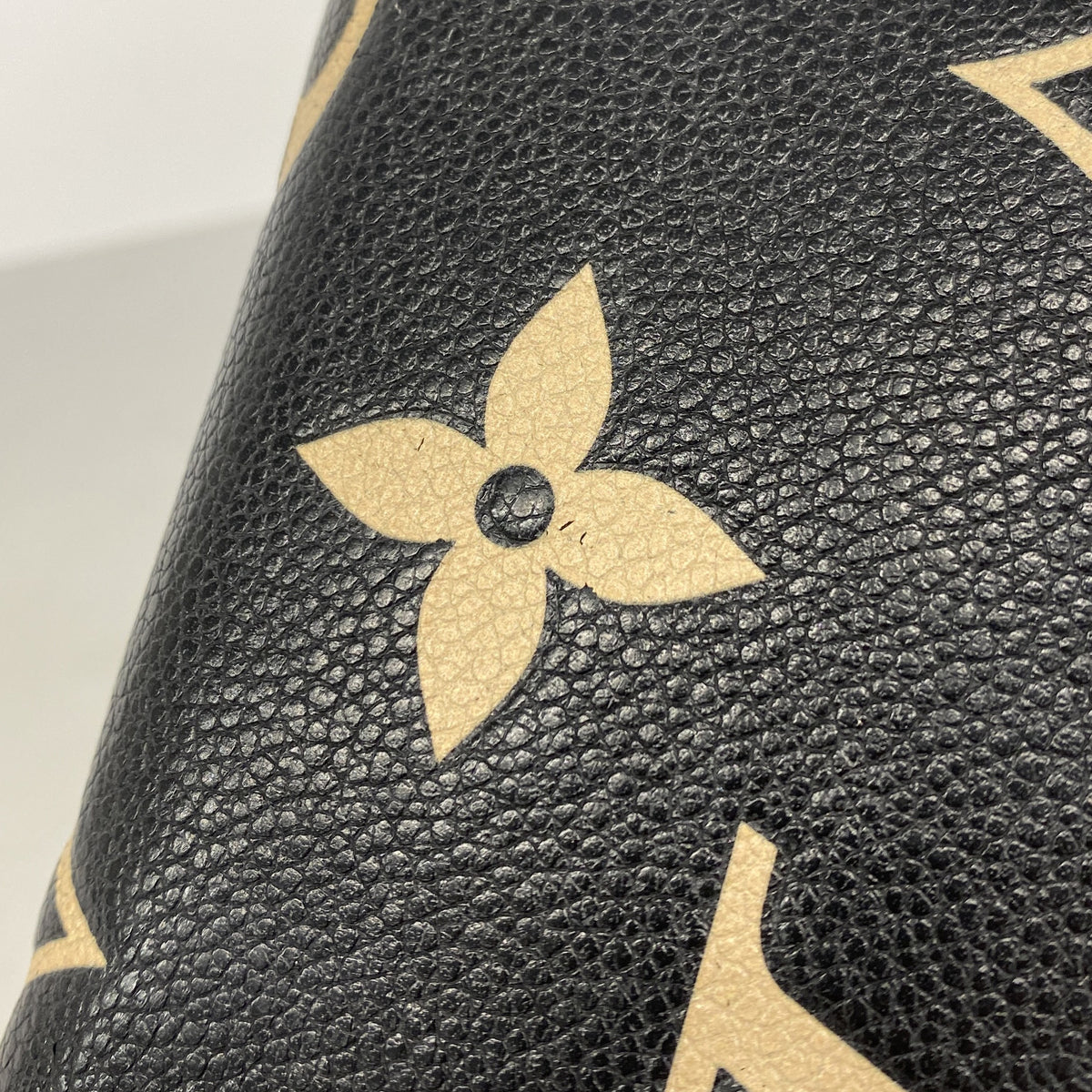 【6hb0319】ルイヴィトン 長財布 モノグラム・アンプラント バイカラー ジッピーウォレット M82338 ブラック ベージュ【中古】レディース