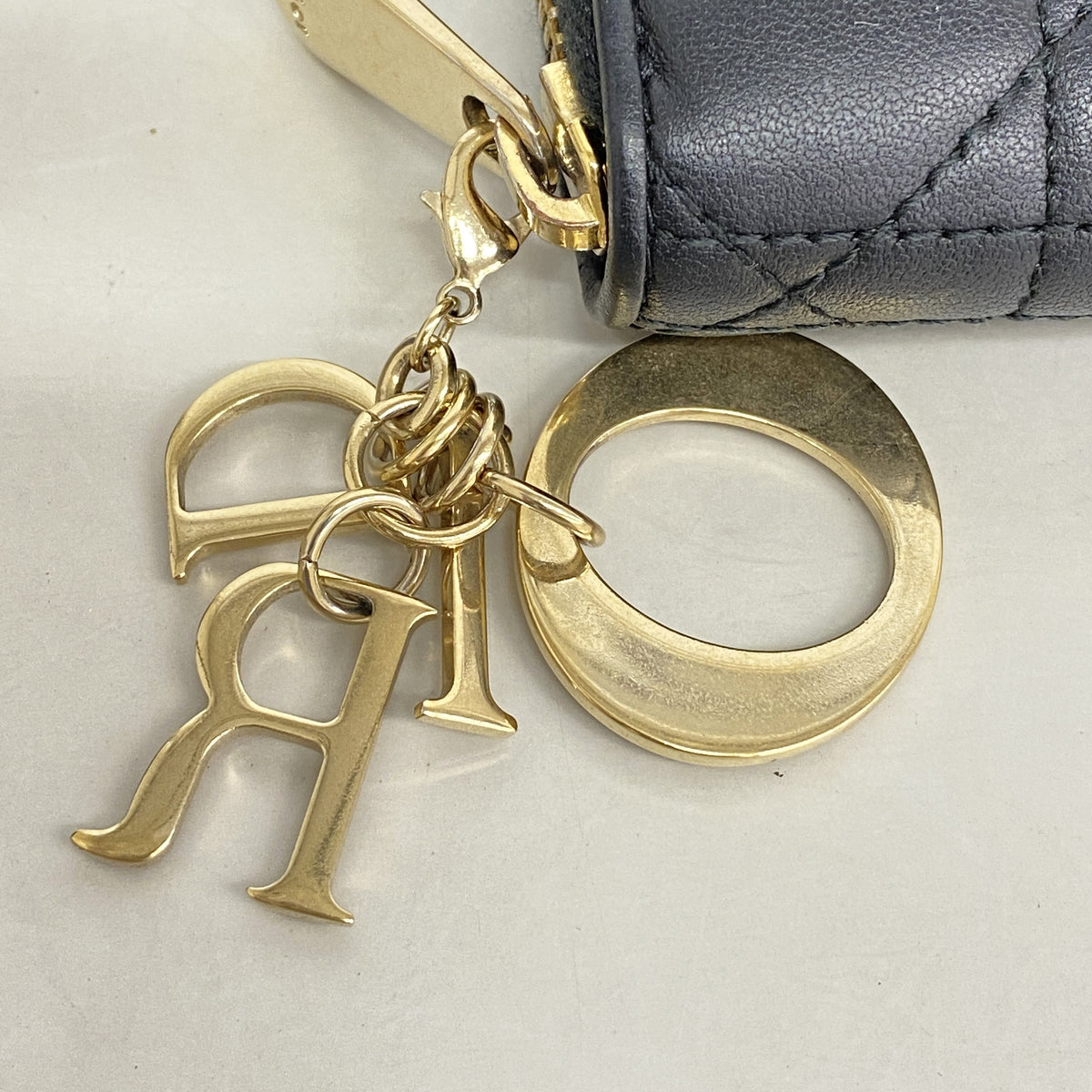 【6hb0330】クリスチャンディオール 長財布 カナージュ レザー ブラック ゴールド金具【中古】レディース