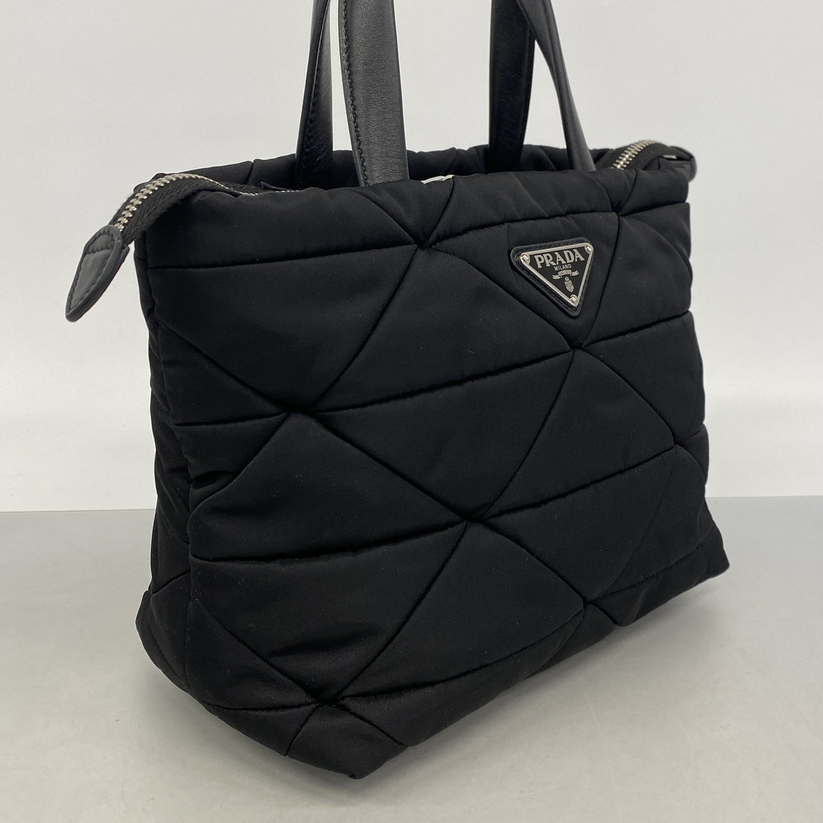 【6hb0345-k】プラダ ハンドバッグ テスート パデット ナイロン ブラック シルバー金具 2wayバッグ【中古】レディース