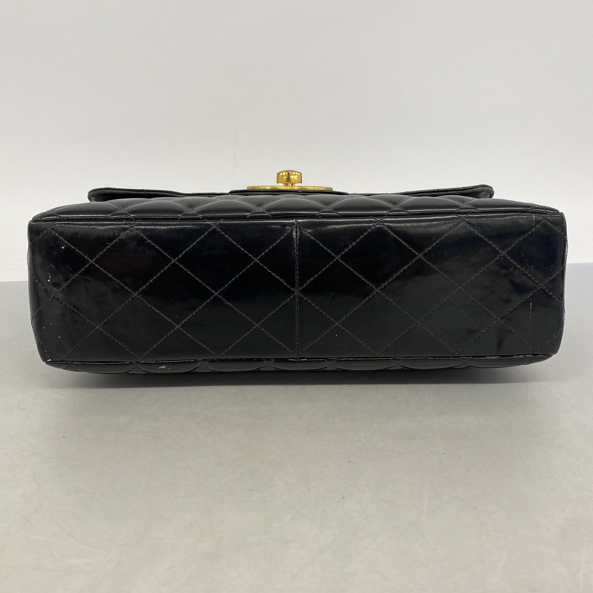 【6hb0348-k】シャネル ショルダーバッグ デカマトラッセ Wチェーン パテントレザー ブラック ゴールド金具【中古】レディース