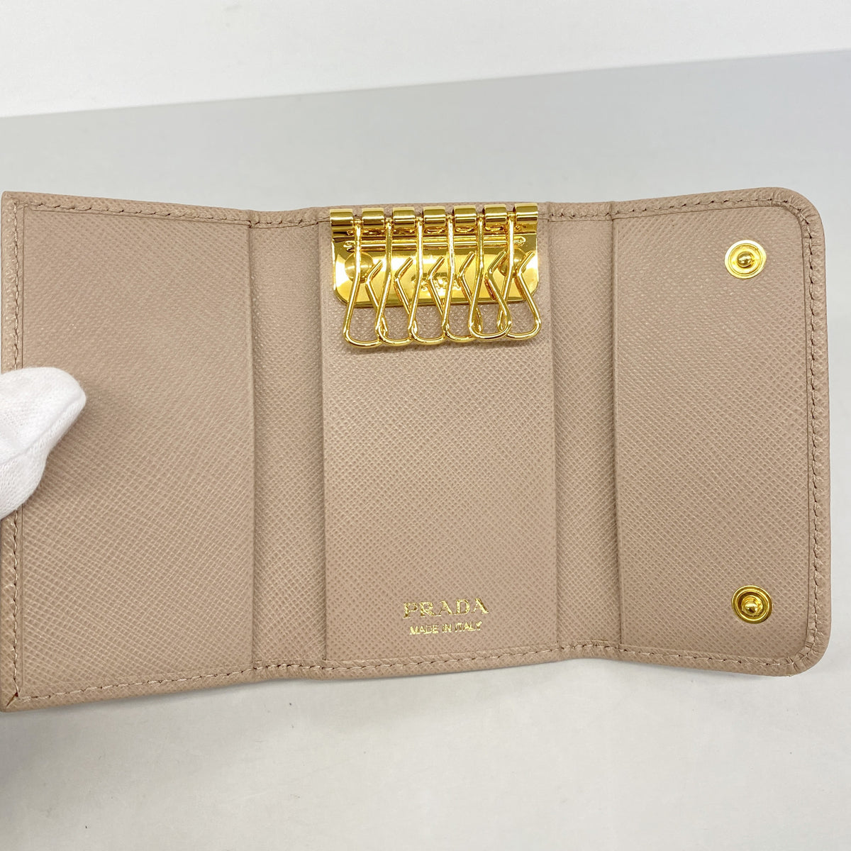 【6hb0368-k】プラダ キーケース サフィアーノ レザー ベージュ ゴールド金具【中古】レディース