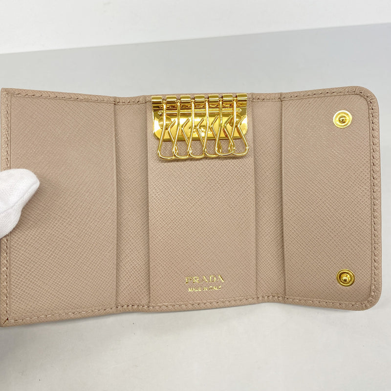【6hb0368-k】プラダ キーケース サフィアーノ レザー ベージュ ゴールド金具【中古】レディース
