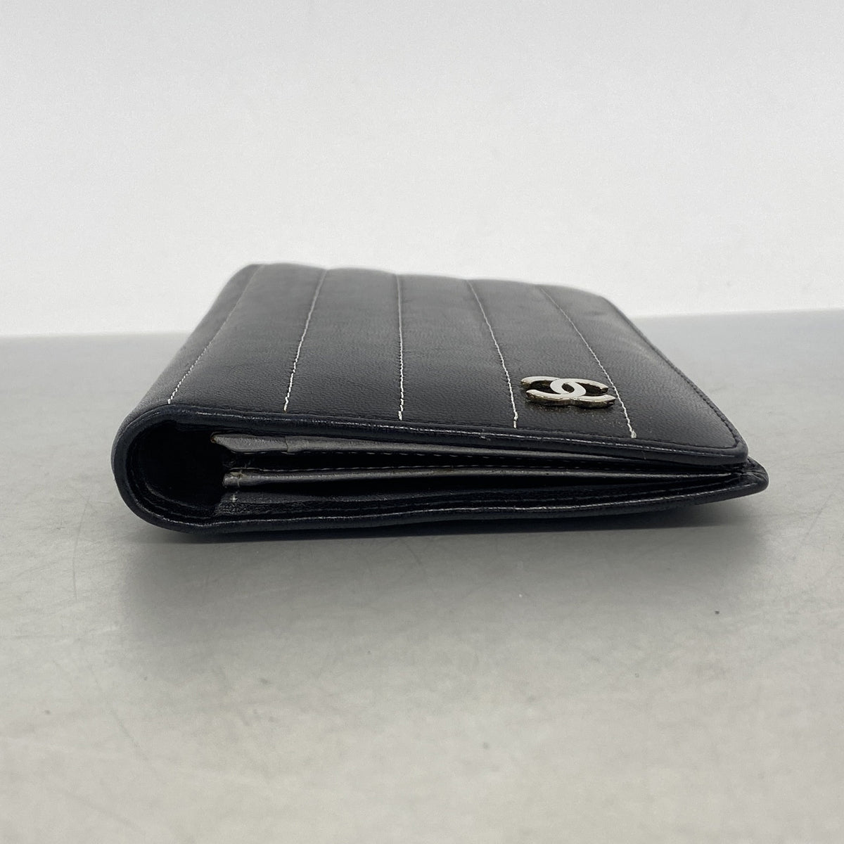 【6hb0372-k】シャネル 長財布 マドモアゼル ラムスキン ブラック シルバー金具【中古】レディース
