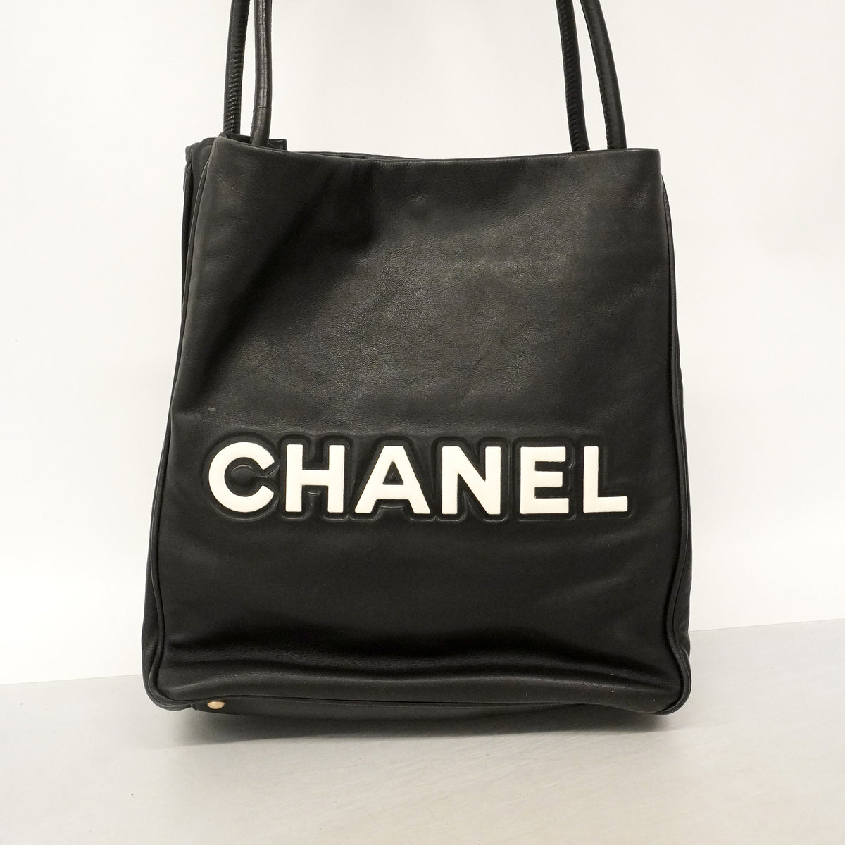 【6hb0399-k】シャネル トートバッグ カメリア レザー ブラック ゴールド金具【中古】レディース