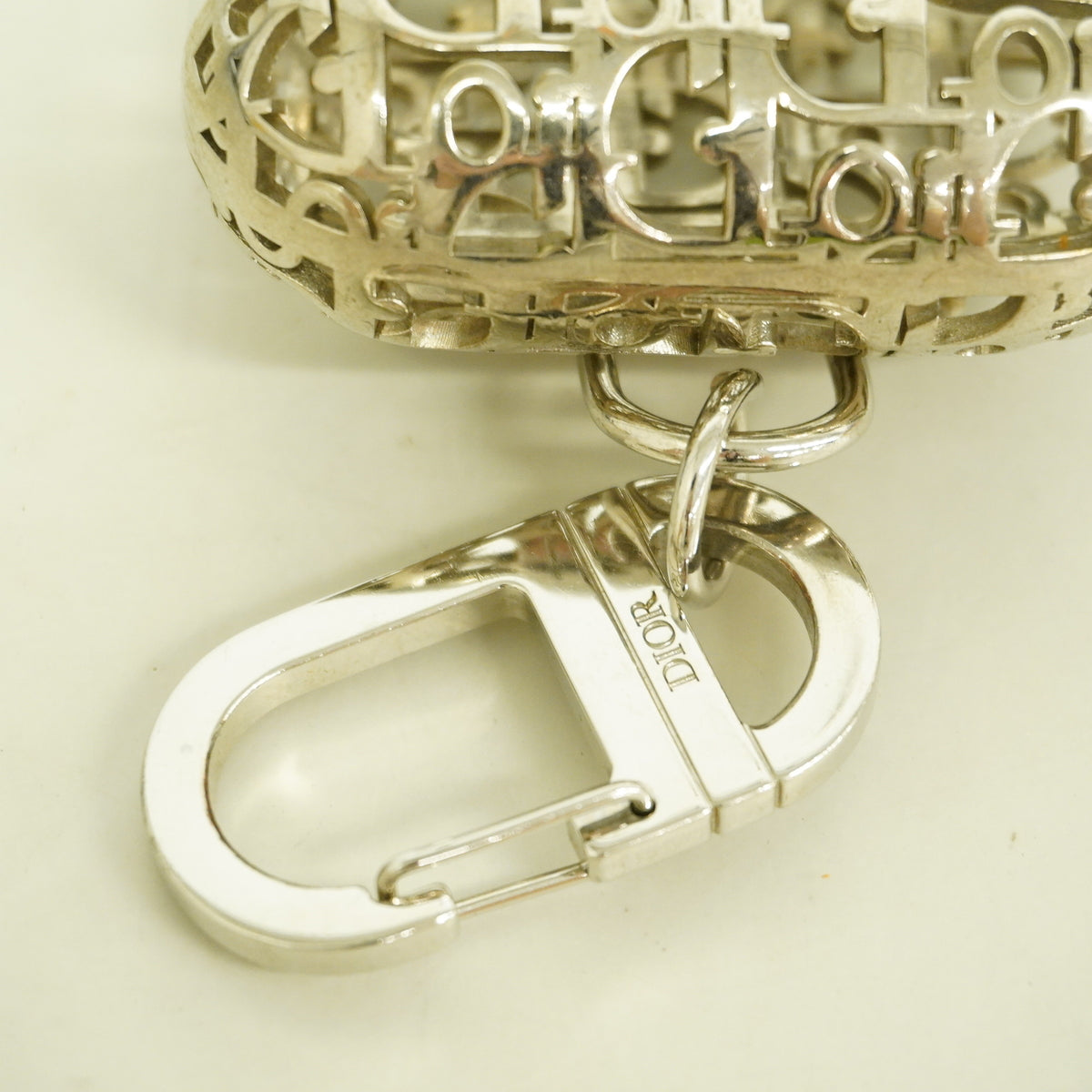 【6hb0433】クリスチャンディオール AirPodsケース オブリーク メタル シルバー シルバー金具【中古】レディース
