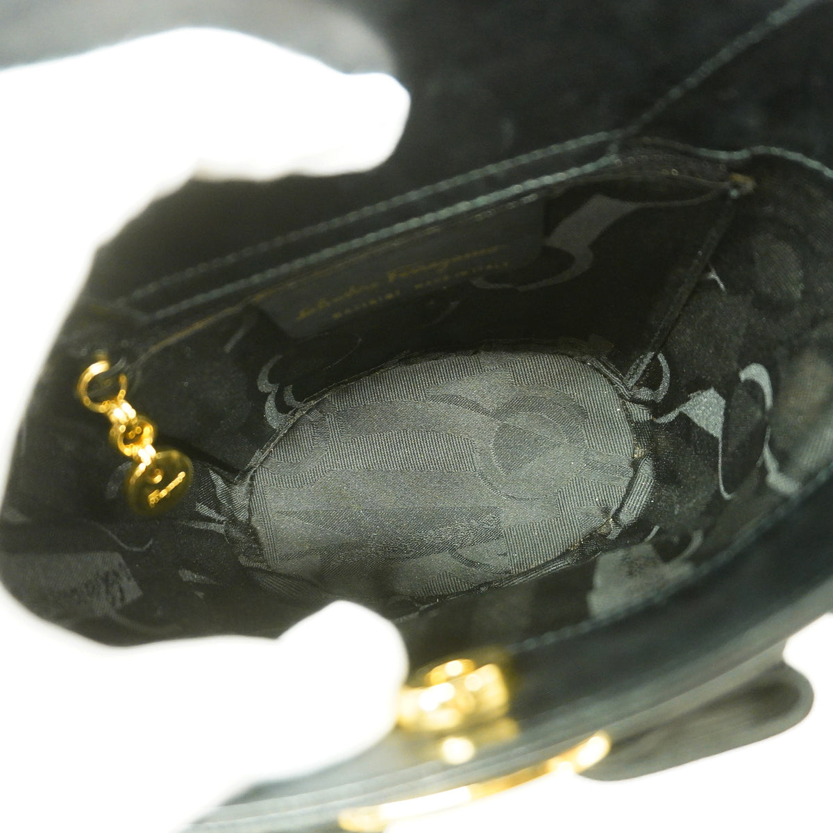 【6hb0454】サルヴァトーレフェラガモ ハンドバッグ ヴァラ レザー ブラック ゴールド金具【中古】レディース