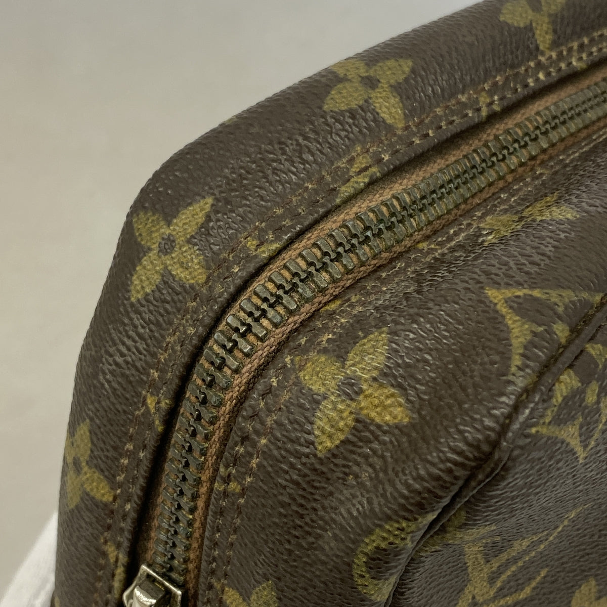 【6hb0503】ルイヴィトン ポーチ モノグラム トゥルーストワレット28 M47522 ブラウン【中古】レディース