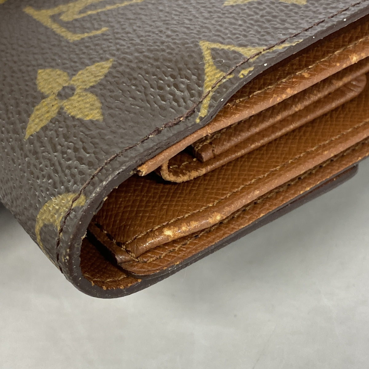 【6hb0506】ルイヴィトン 三つ折り財布 モノグラム ポルトトレゾールエテュイパピエ M61202 ブラウン【中古】レディース