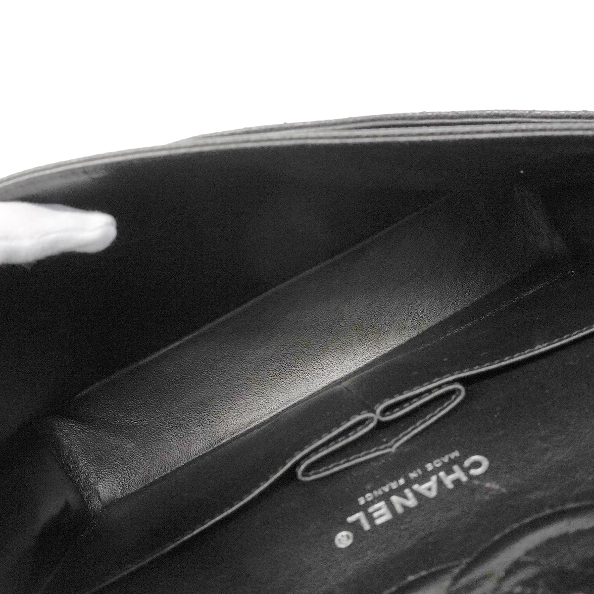 【6hb0509】シャネル ショルダーバッグ マトラッセ Wフラップ Wチェーン キャビアスキン ブラック シルバー金具【中古】レディース