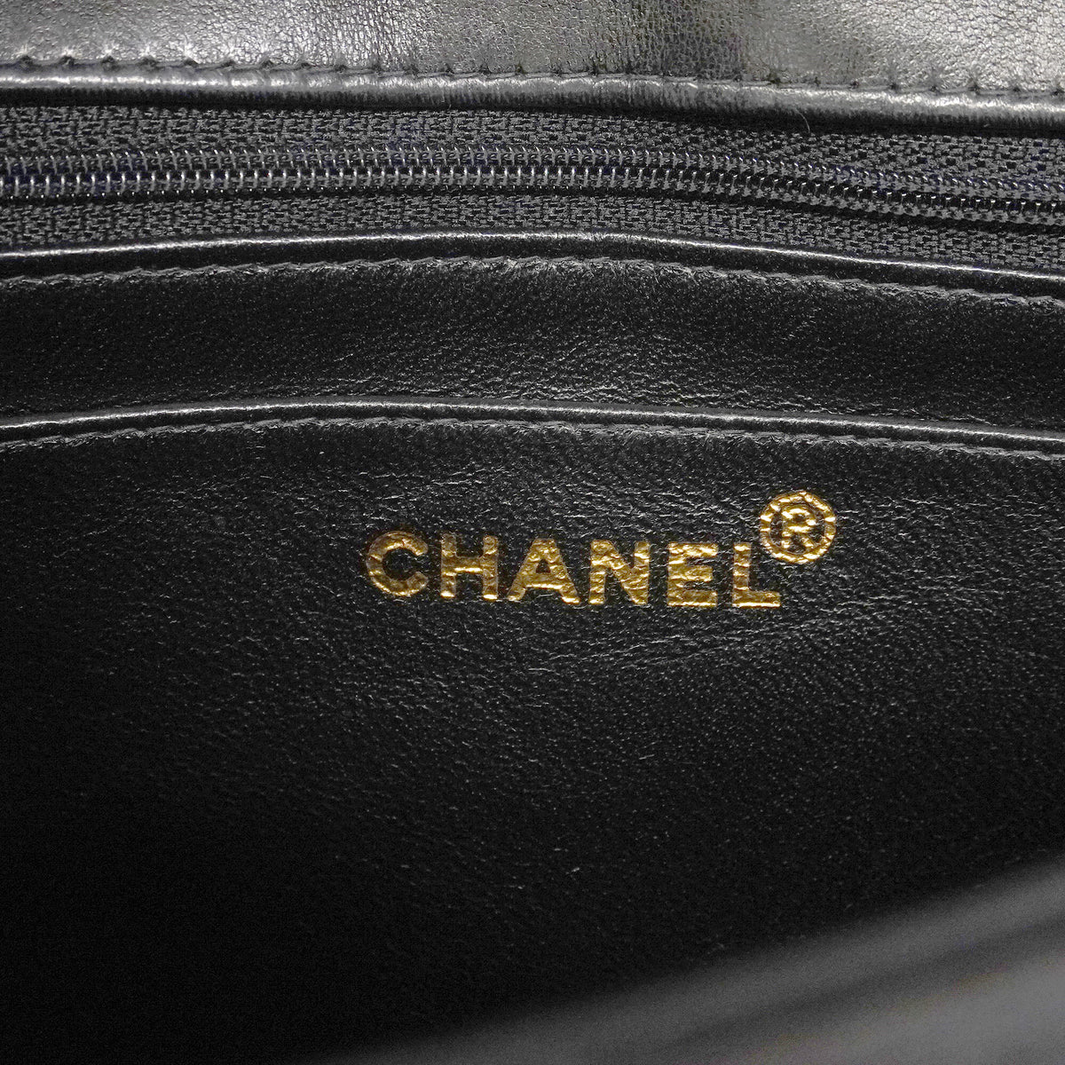 【6hb0510】シャネル ショルダーバッグ マトラッセ Wチェーン ラムスキン ブラック ゴールド金具【中古】レディース