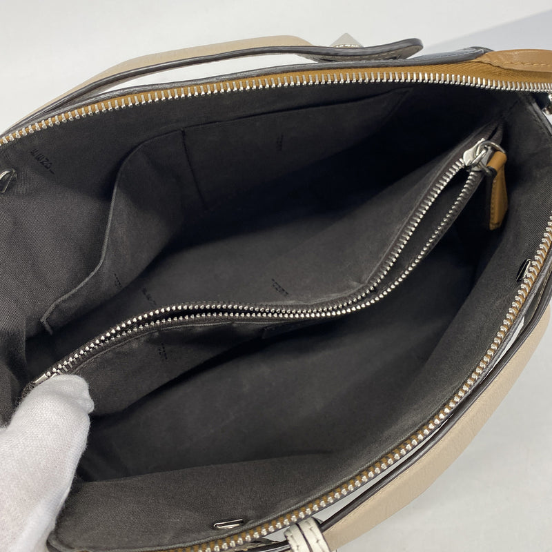 【6hb0523】フェンディ ハンドバッグ ピーカブー バイザウェイ レザー ネイビー ブラウン シルバー金具 2wayバッグ【中古】レディース