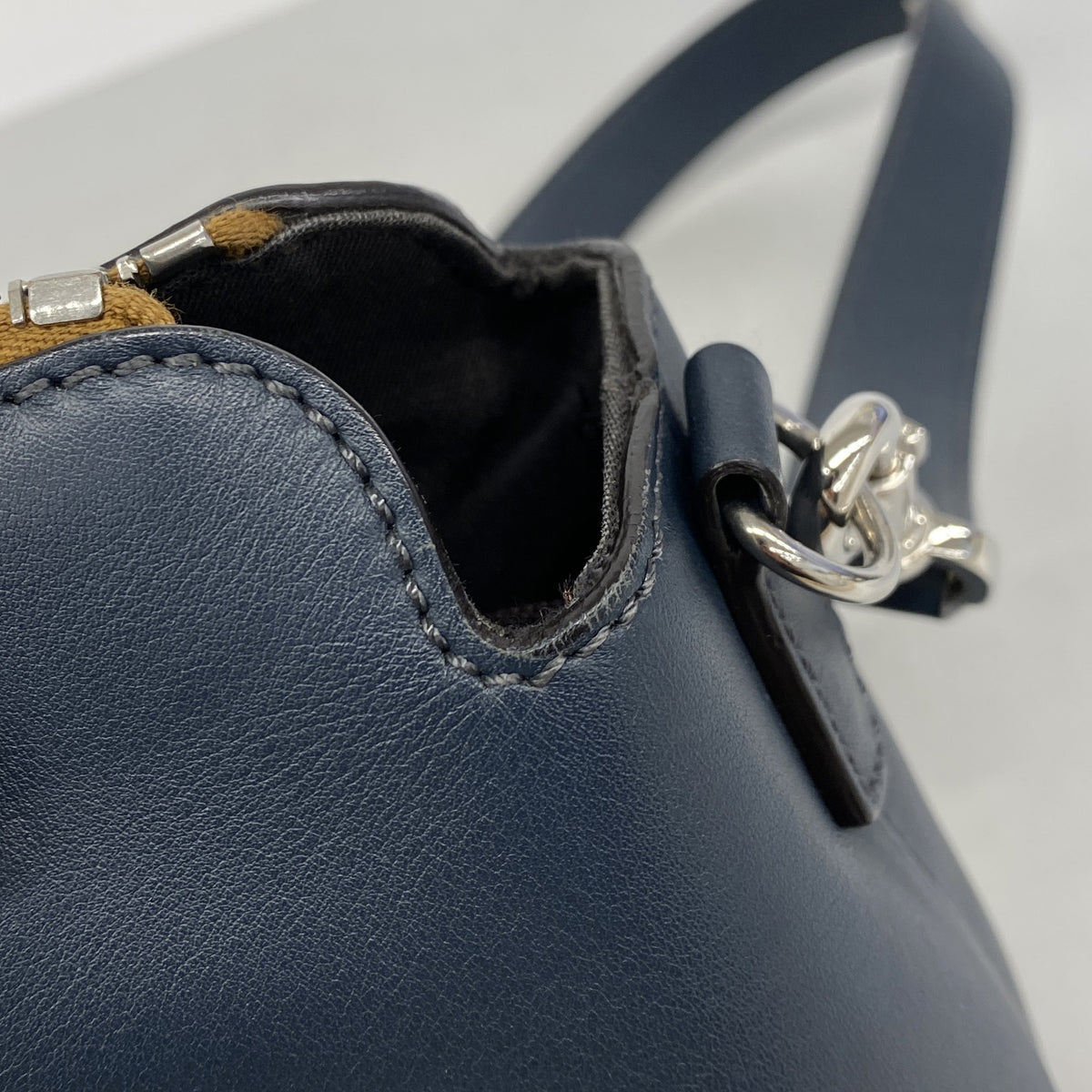 【6hb0523】フェンディ ハンドバッグ ピーカブー バイザウェイ レザー ネイビー ブラウン シルバー金具 2wayバッグ【中古】レディース