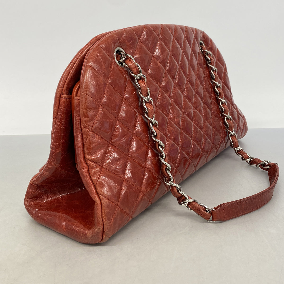 【6hb0645-k】シャネル ショルダーバッグ マトラッセ チェーンショルダー レザー レッド シルバー金具【中古】レディース