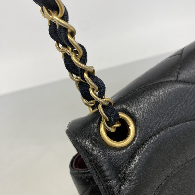 【6hb0647-k】シャネル ショルダーバッグ Wチェーン 波ステッチ ラムスキン ブラック ゴールド金具【中古】レディース