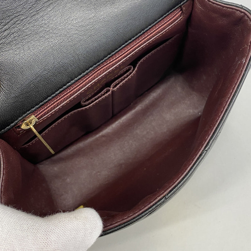 【6hb0647-k】シャネル ショルダーバッグ Wチェーン 波ステッチ ラムスキン ブラック ゴールド金具【中古】レディース