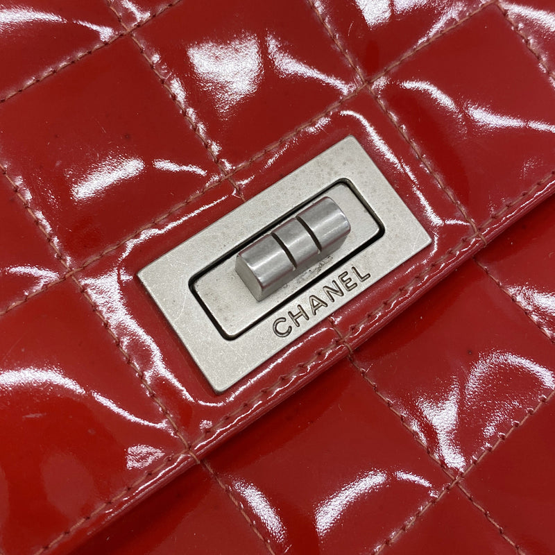 【6hb0648-k】シャネル ショルダーバッグ 2.55/チョコバー Wチェーン パテントレザー レッド シルバー金具【中古】レディース